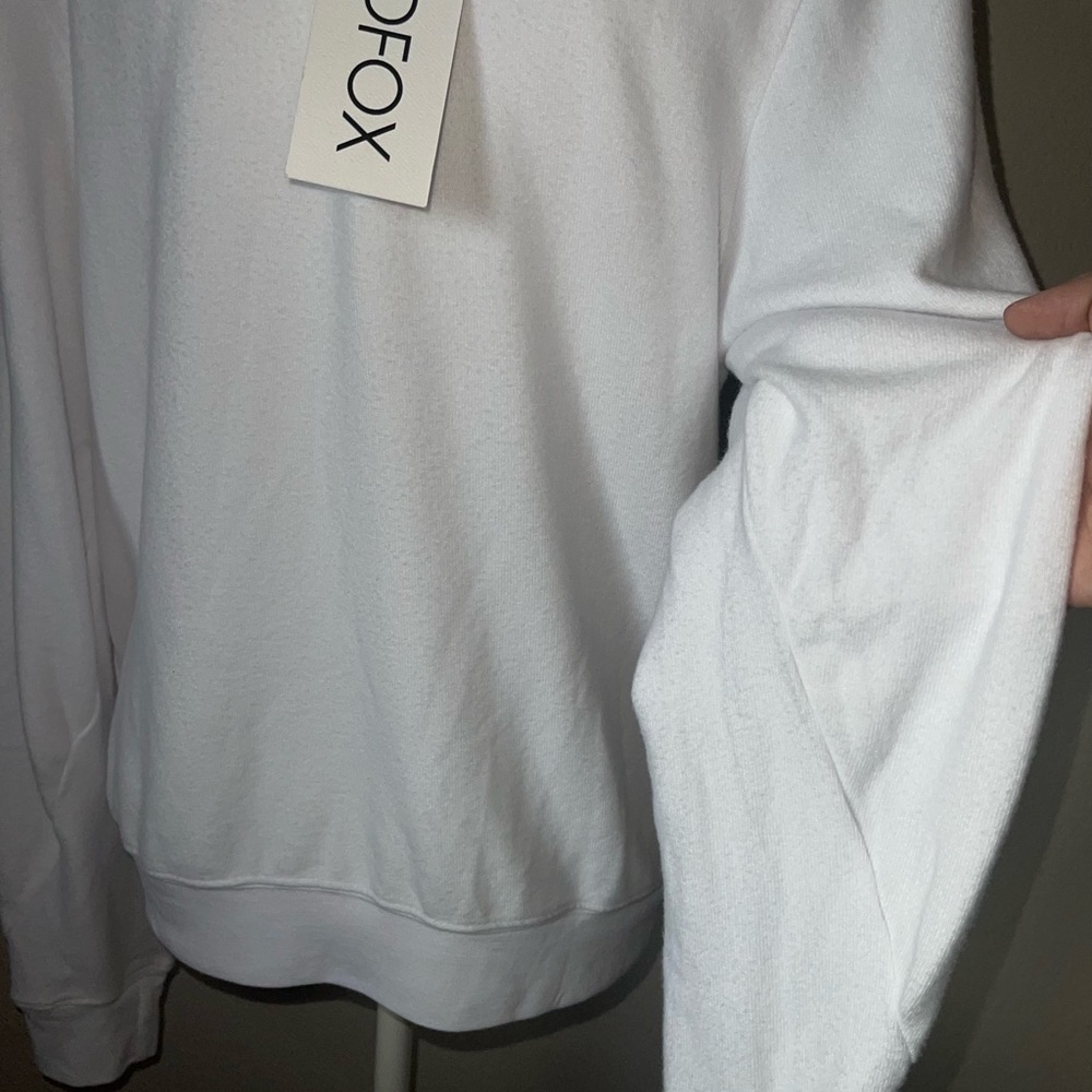 NWT Wildfox Women's White/Red Giftwrap
Bow Scoop Neck Holiday Sweater - Picture 8 of 8